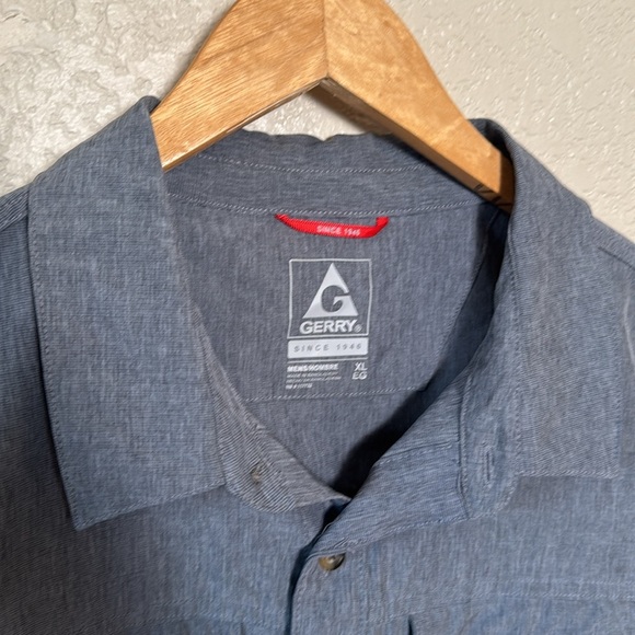 Gerry Men’s XL Blue Button Down Short Sleeve Lightweight Shirt Collar - Picture 2 of 6